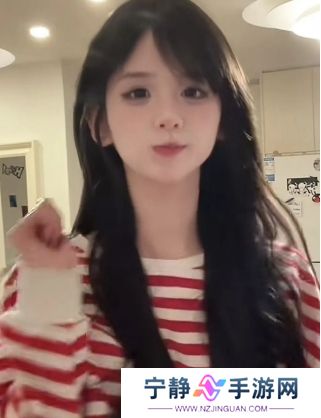 井川里予回归!一改往日形象,校服装美出天际,网友:青春回来了!