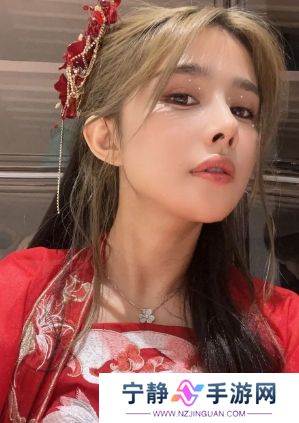 美女主播直播间展示演技，哭诉自己儿时遭遇，称穷怕了希望大家打赏