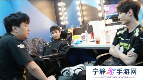 LPL最菜教练诞生,全程BP放必Ban英雄,赛后被对手贴脸嘲讽