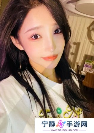 女主播喊话大哥，称给100万就退播，曾说自己不看重钱，态度变化引热议