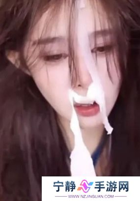 美女主播直播间展示演技，哭诉自己儿时遭遇，称穷怕了希望大家打赏