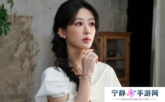 杨紫《生命树》未拍先火,胡歌惊喜客串,黄金年代剧又有爆款了