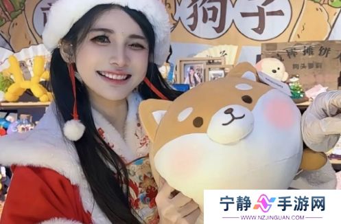 狗头萝莉元宵卖饼太火热，现场围满了人，大量粉丝称排了好久买不到