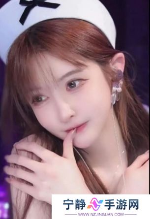 初代二次元主播复归直播，称当主播更适合自己，网友：没钱想我们了