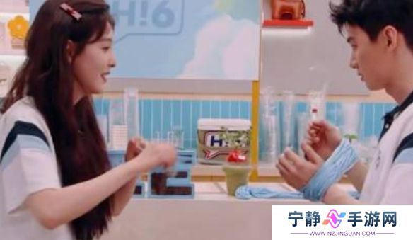 白敬亭章若楠做客《你好，星期六》，双人舞CP感太强，甜蜜氛围拉满