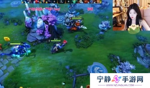 呆妹儿直播打游戏无故被封，当场气上头怒骂超管，网友：穿个外套吧
