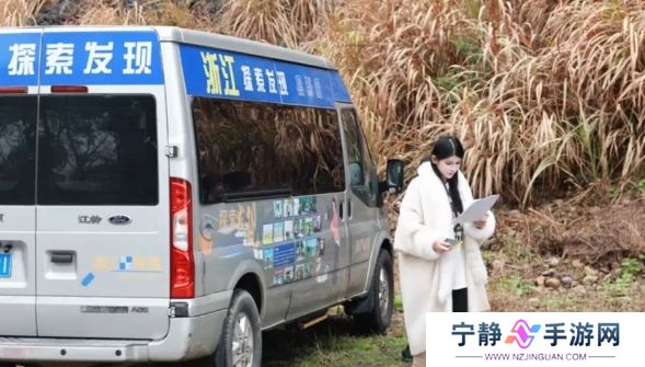 狗头萝莉录综艺首日，素颜形象太美，清纯气质绝佳，网友：越来越好了
