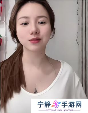 女主播吐槽亲弟太丑，直言自己身材颜值更好，网友：你都不是原装了
