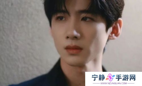 《难哄》看懂桑延陪温以凡玩4年游戏，才猛然发现，他的爱究竟有多深